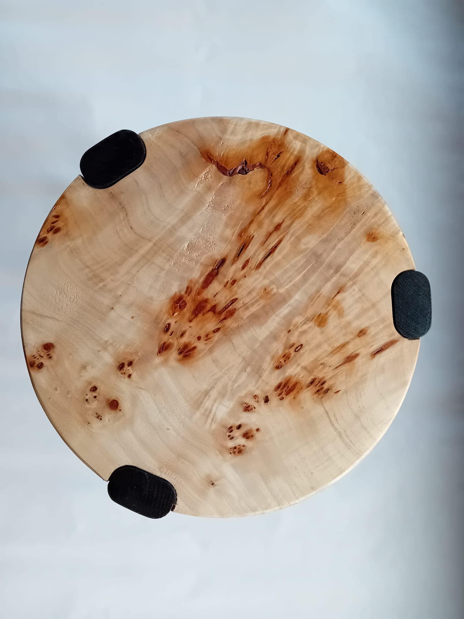 Tabouret_loupepeuplier_pieds_noir